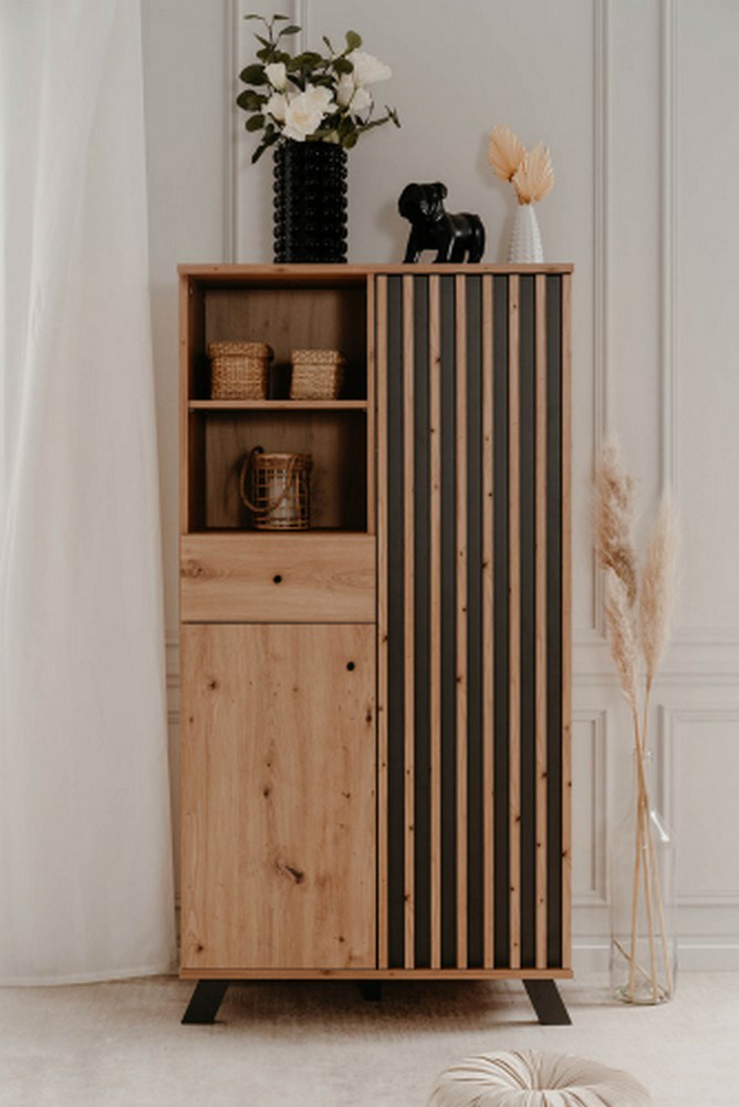 Mechelle Highboard